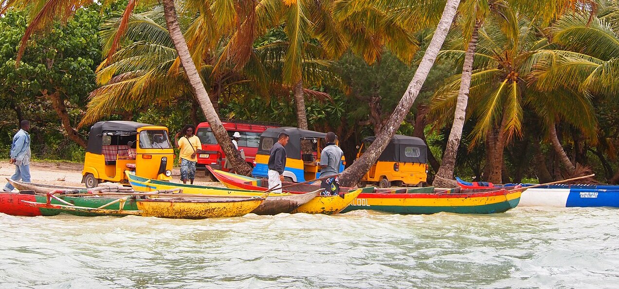 Excursion en Pirogue Traditionnelle